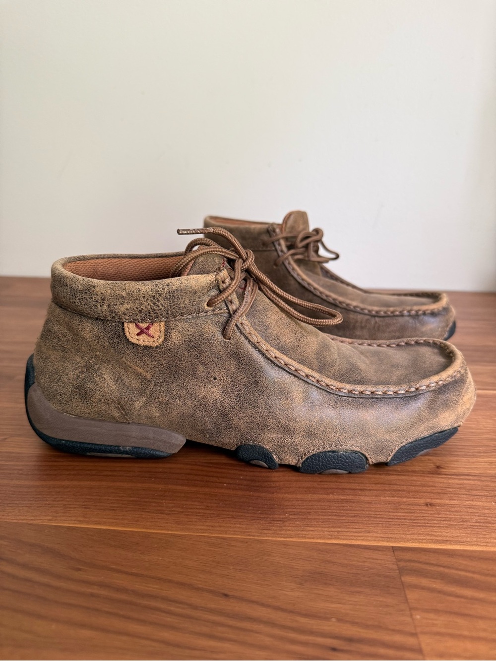 Twisted X Chukka Driving Leather Moccasin in Distressed Saddle Brown, sz 7.5 - Picture 14 of 15